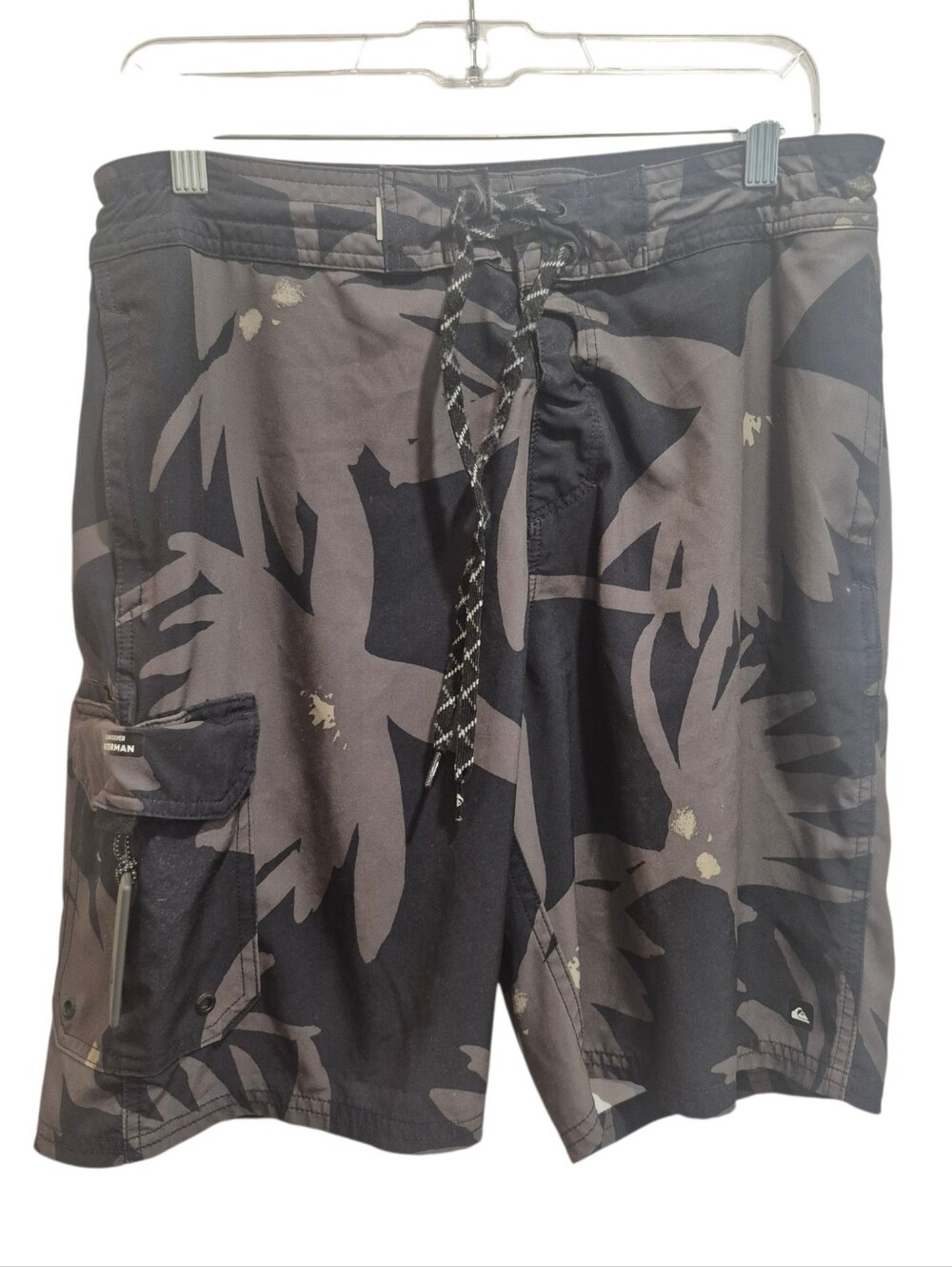 Men's Quiksilver Waterman Green Board Shorts Swim Size 32 With Bottle Opener
